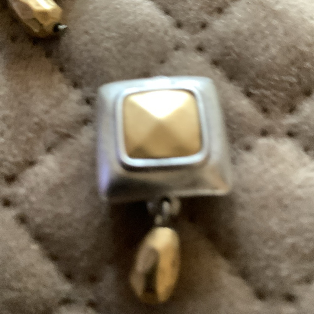 Jewelry - Picture 3 of 4